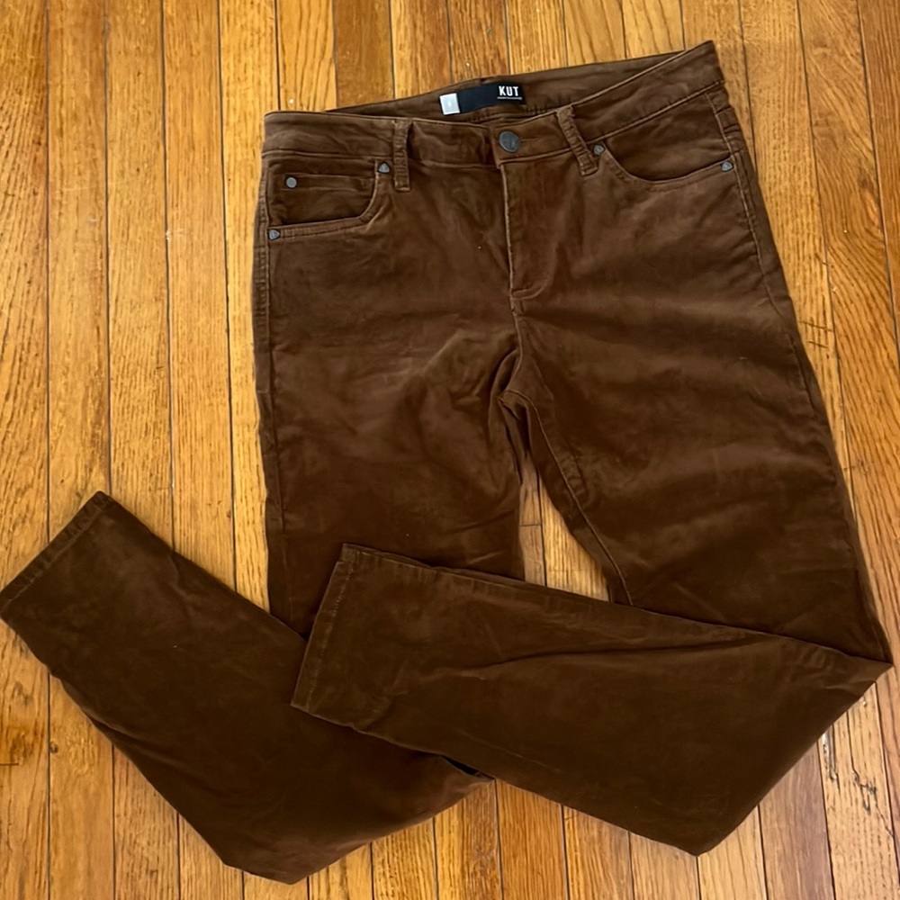 Kut from the Kloth brown Diana Fab Ab Skinny Corduroy. Sz 8. Stretchy.